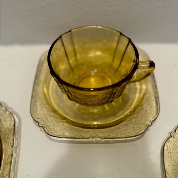 Vintage 1930s Madrid Amber Federal Glass Coffee/Tea Cups w/ Plates (Selling set) - Picture 8 of 13